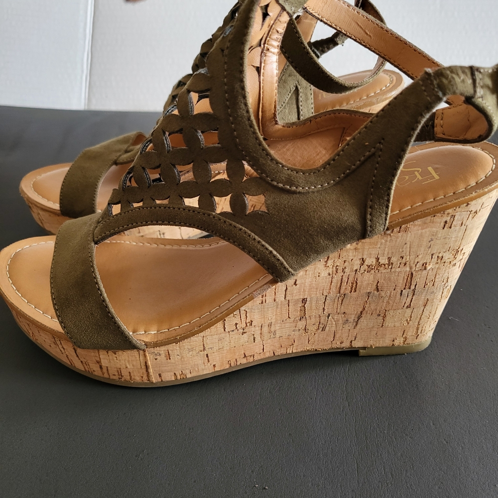 Franco Sarto Women's Olive Green Strappy Sandals.in Good Condition.wedge Heels.